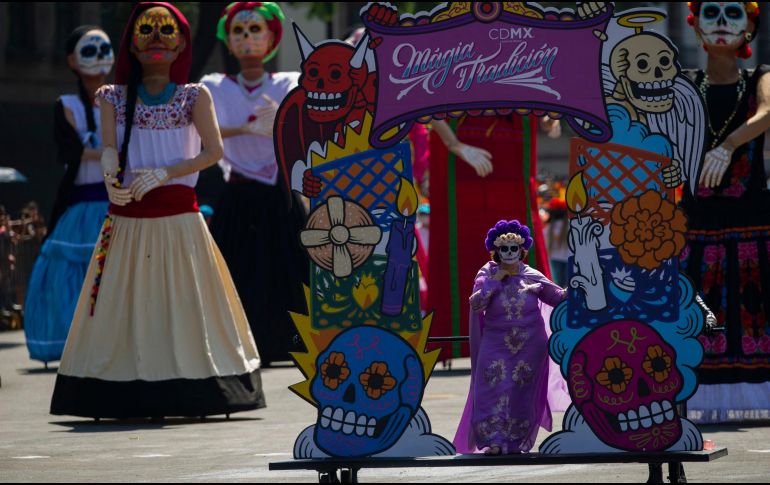 El Día de Muertos 2023 es una de las festividades favoritas de los mexicanos y una de las maneras más populares para celebrarlo es acudiendo a los tradicionales desfiles en la Ciudad de México. AFP / ARCHIVO
