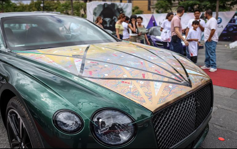 Más de 20 coches de marcas de lujo fueron intervenidos por artistas locales. EL INFORMADOR/ H. Figueroa