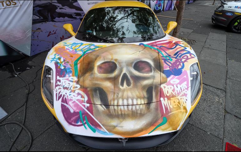 Más de 20 coches de marcas de lujo fueron intervenidos por artistas locales. EL INFORMADOR/ H. Figueroa
