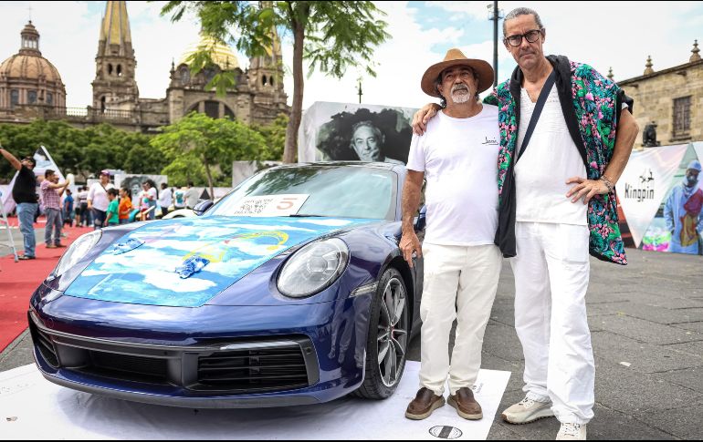 Más de 20 coches de marcas de lujo fueron intervenidos por artistas locales. EL INFORMADOR/ H. Figueroa