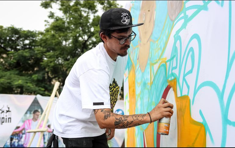 Más de 20 coches de marcas de lujo fueron intervenidos por artistas locales. EL INFORMADOR/ H. Figueroa