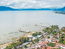 La Conagua tolera las invasiones en Chapala