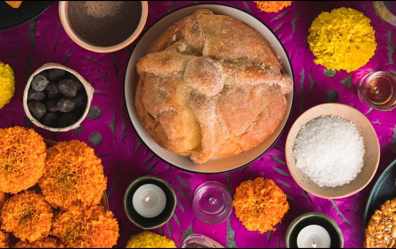 La flor de cempasúchil es uno de los elementos de los Altares de Muertos. ESPECIAL/Photo by Gerardo Covarrubias on Unsplash.