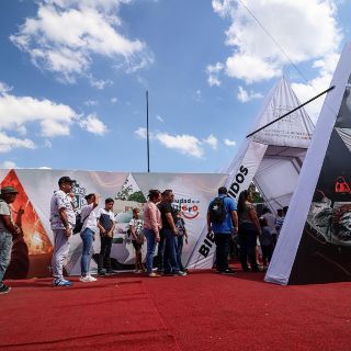Abarrotan Plaza Liberación en el último día de exhibición de Autoart World Guadalajara