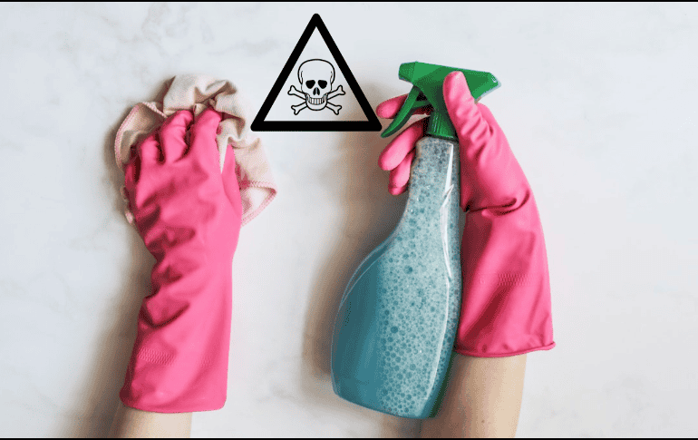 Al momento de limpiar, ten cuidado con el uso de cloro y no lo mezcles con otros limpiadores o productos que no sean agua. Unsplash.