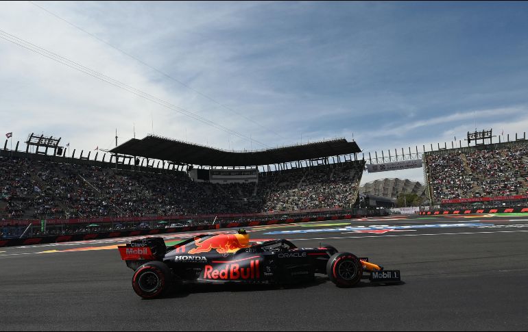 El mexicano Sergio ''Checo'' Pérez correrá su carrera 19 de 2023 con Red Bull en el GP de México. AFP / ARCHIVO