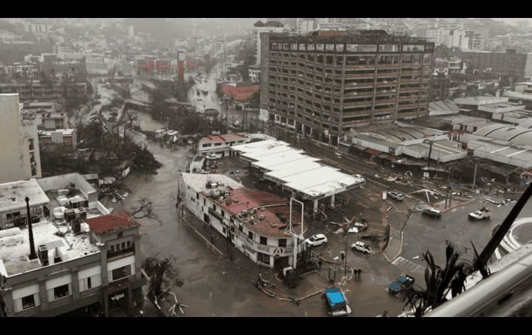 Tras el paso del Huracán 'Otis', internautas recuerdan a Pauline, otro huracán que destrozó a Acapulco. ESPECIAL.