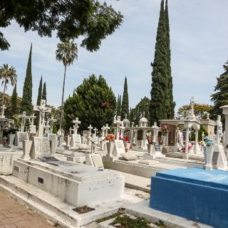 Esperan la visita de 300 mil personas en los cinco panteones de Guadalajara