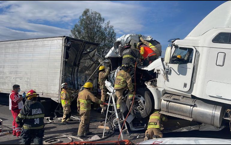 Por este accidente, el chofer del camión pesado se encuentra detenido y fue puesto a disposición del ministerio público. CORTESÍA