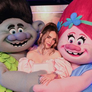 Alegría y color en la alfombra azul de “Trolls 3: Se armó la banda”