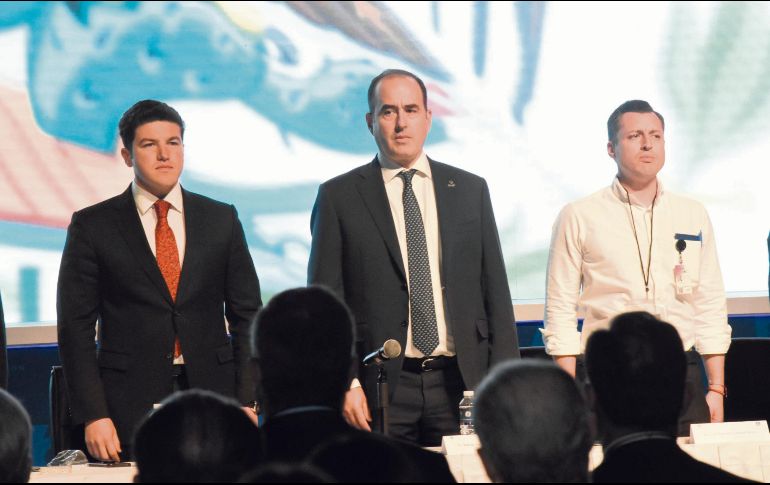 Samuel García (izq.) se separó ayer de la gubernatura de Nuevo León. EL INFORMADOR/ Archivo