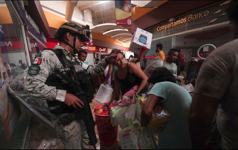 Las instalaciones de la Marina, del Ejército y de la Guardia Nacional también se afectaron. AP / M. UGARTE