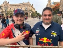 Desde muy temprano se pudieron observar a personas que buscaban ser los primeros en vivir esta experiencia. EL INFORMADOR / A. GARCÍA