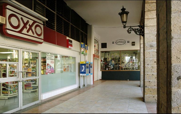 En esta tienda puedes acudir a realizar este movimiento de lunes a domingo. EL INFORMADOR/Archivo