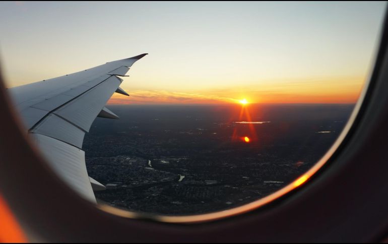 Si aún no tienes tus vuelos para viajar en diciembre, te recomendamos checar esta promoción. Unsplash.