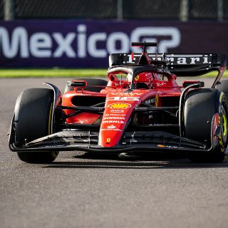 Los Ferraris cabalgan en el Gran Premio de México