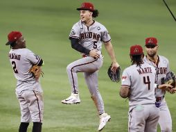 El tercer partido programado para este lunes entre Rangers y Diamondbacks apunta a estar cargado de emociones. EFE/ J. Mabanglo