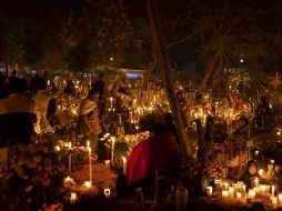 Este Día de Muertos si vas a visitar los panteones, revisa las recomendaciones que da Protección Civil. EL INFORMADOR/ ARCHIVO.