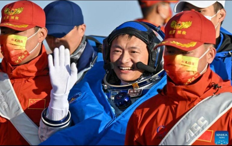 La Agencia Espacial de Misiones Tripuladas de China informó de que los tres taikonautas llegaron en buen estado de salid. ESPECIAL/ X @chinaorgcn