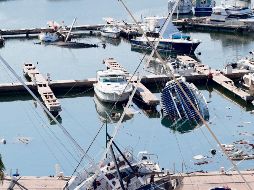 La zona de la marina y sus embarcaciones también sufrieron graves daños por el paso de “Otis”, hasta el momento se contabilizan 29 unidades hundidas. EFE