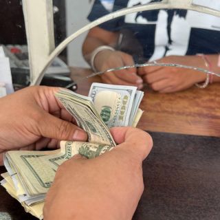 ¡El superpeso se mantiene! Esta es la cotización del dólar para este martes