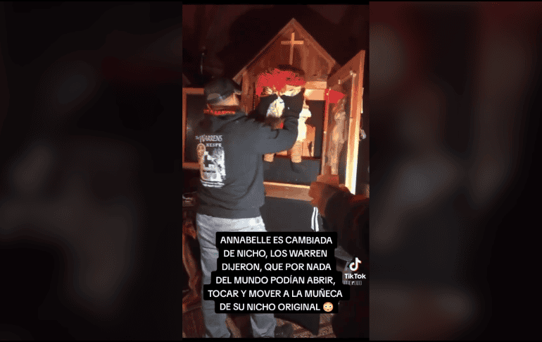 Los encargados del Museo de los Warren dijeron que el cambio de la muñeca Annabelle fue para colocarla en una nueva vitrina. TIKTOK / de la muñeca Annabelle