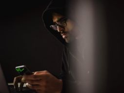 Puedes saber si tu teléfono está intervenido sólo llamando a un código. Pexels.