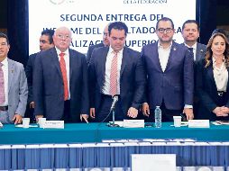 David Colmenares (corbata roja), auditor superior de la federación, asistió a la Cámara de Diputados para entregar el informe de resultado de la fiscalización superior de la Cuenta Pública 2022 a integrantes de la Comisión de Vigilancia de la ASF. EL UNIVERSAL