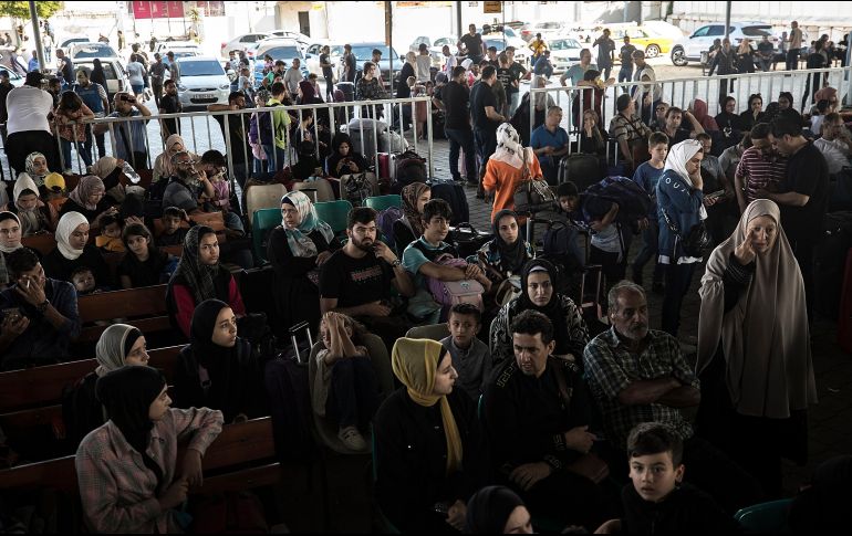 Por primera vez desde el inicio de la guerra entre Israel y Hamás, el pasado 7 de octubre, se ha abierto el paso de Rafah. EFE / H. IMAD