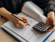 El tiempo que durarás en el Buró de Crédito es proporcional al tamaño de la deuda que tengas. Pexels.