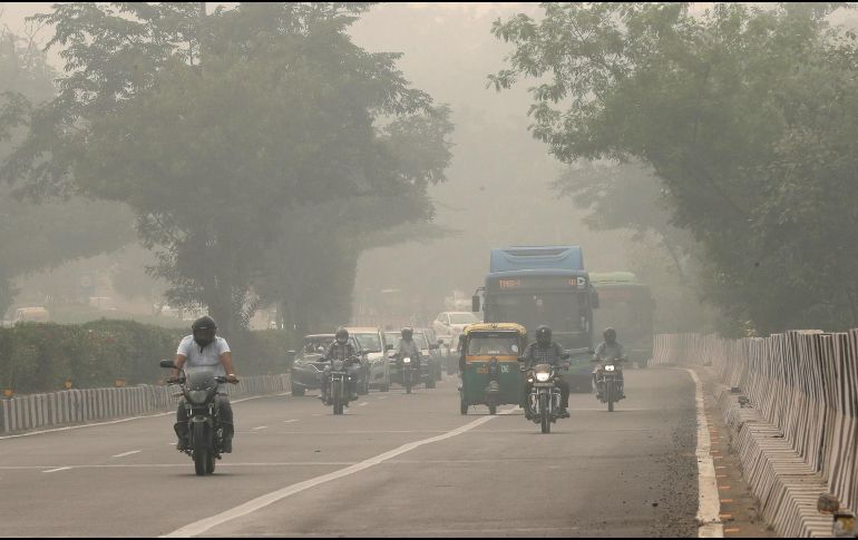 El alza de la polución del aire hasta niveles insalubres afecta especialmente al norte de la India. EFE / H. TYAGI