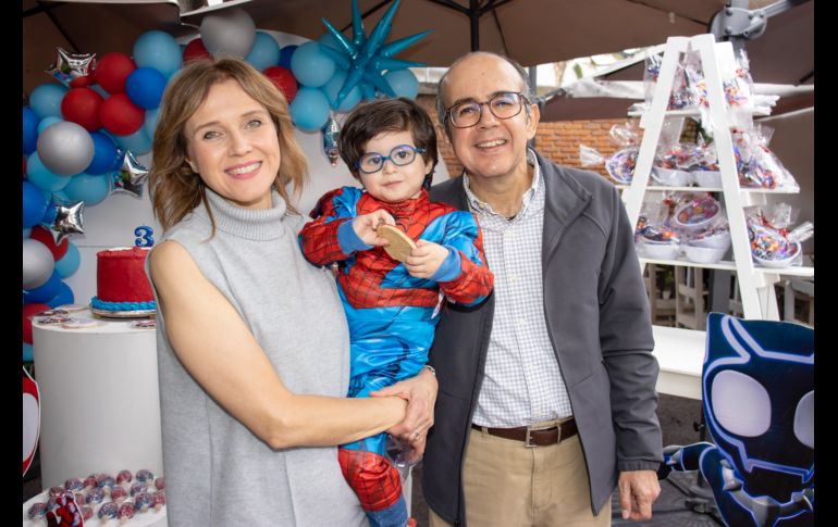 Alejandra Salazar, Rodrigo González y Ruben Munguía. GENTE BIEN JALISCO/ Christian Pérez