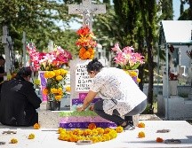 Se reportó un aforo de 223 mil 447 visitantes en panteones de Guadalajara. EL INFORMADOR/ H. Figueroa