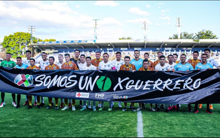 Antes del partido los equipos se solidarizaron con los damnificados por el huracán Otis. TWITTER/TorosCelayaCD