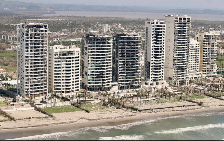 Así luce el puerto de Acapulco tras la magnitud de los destrozos que causó el huracán “Otis”. EL UNIVERSAL