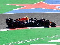 El mexicano Sergio ''Checo'' Pérez correrá su carrera 20 de 2023 con Red Bull en el GP de Brasil. AFP / ARCHIVO