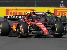 Fue Carlos Sainz quien marcó la vuelta más rápida y le siguió su compañero de equipo, Charles Leclerc. AFP / ARCHIVO