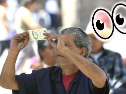 Los billetes que recibes deben ser revisados minuciosamente en todas medidas de seguridad que contienen, a manera de evitar ser engañado con un ejemplar apócrifo. EL INFORMADOR / ARCHIVO