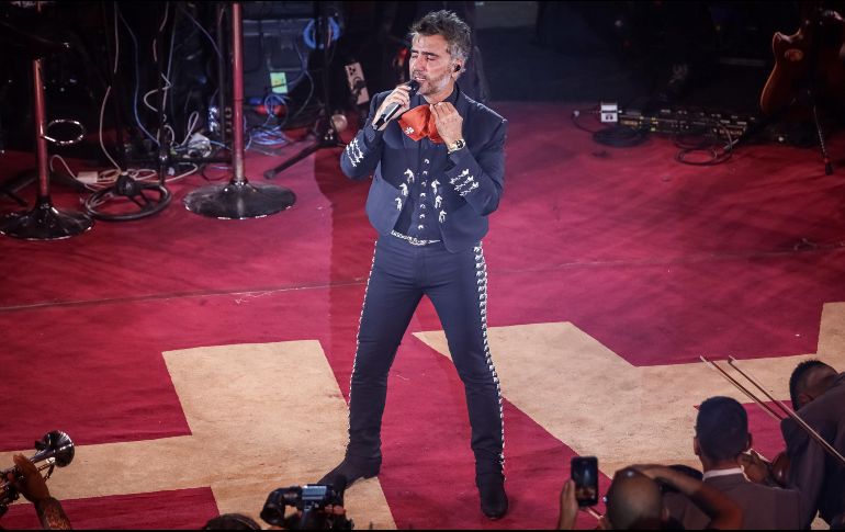 El cantante aseguró que esta dispuesto a compartir el escenario con sus hijos, pues les brinda todo el apoyo en su carrera profesional. EL INFORMADOR/ H. Figueroa