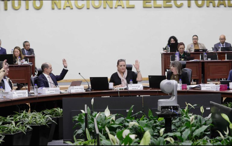 Sesión extraordinaria del INE en la que se votaron ámbitos relacionados a las elecciones de 2024. SUN/G. Pano