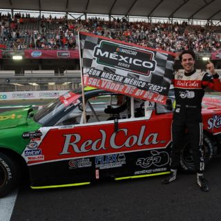 Salvador de Alba Jr. y AGA Racing Team suman su segundo título de NASCAR México