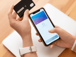 Si has hecho una transferencia por error y deseas cancelarla, te decimos cómo puedes hacerlo en los distintos bancos de México. Especial/ Freepik.