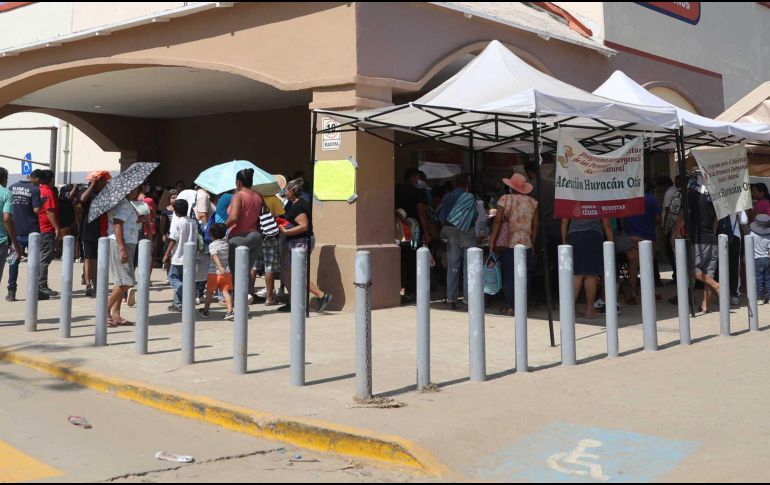 El Grupo Walmart México anunció la reapertura de dos tiendas de Bodega Aurrerá y una de Sam's Club para ofrecer 