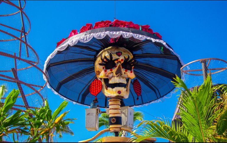Esta obra monumental que celebra nuestras tradiciones estará exhibida hasta el 20 de noviembre en el malecón de Puerto Vallarta. Gobierno de Jalisco.