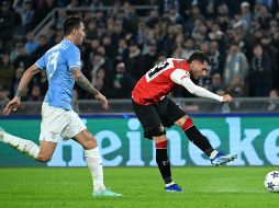 Santiago Giménez se nombró a sí mismo como el culpable de la derrota. EFE/ E. FERRARI.