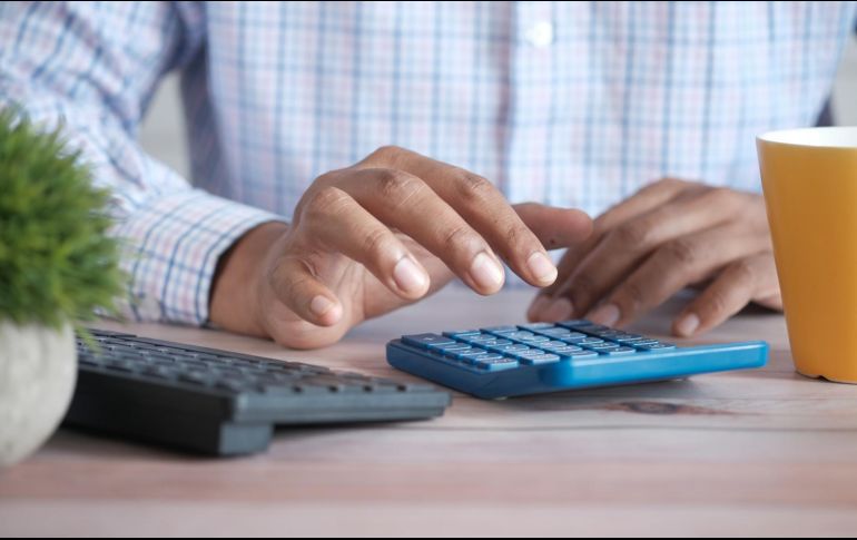 El SAT podría aplicar multas o sanciones ante el incumplimiento de tus obligaciones fiscales. Unsplash.