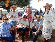 Sandra Coss, Víctor Cedillo, Adela Soto, Alejandra Acevedo, José Gómez y Elizabeth del Río. GENTE BIEN JALISCO/ Christian Pérez