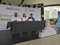 Benjamín Covarrubias Razo, gerente de Asuntos Públicos, Comunicación y Sustentabilidad para la Región Occidente de Arca Continental, explicó que estas regaderas permiten un ahorro importante de agua. ESPECIAL