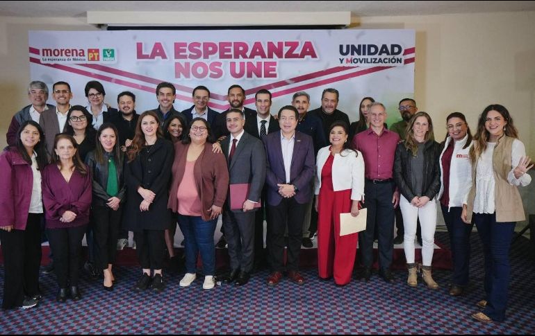 En la Ciudad de México, Omar García Harfuch y Clara Brugada fueron el hombre y la mujer mejor posicionados en las encuestas. TWITTER/PartidoMorenaMx