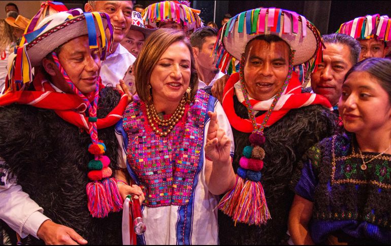 Xóchitl Gálvez se reunió ayer con indígenas en el municipio de San Cristobal de las Casas, Chiapas. EFE/C. López